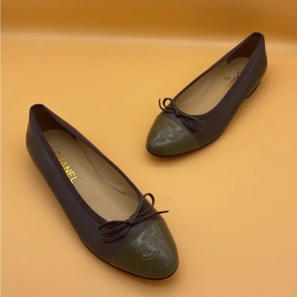 Grey Chanel Ballet Flats Sz 40 Excellent Condition